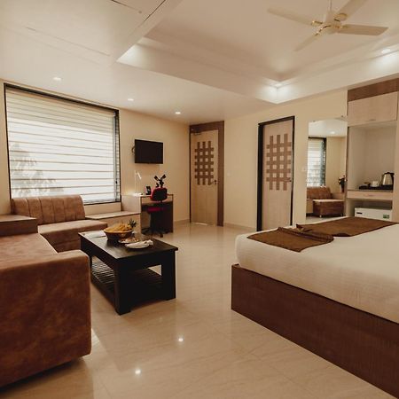 Hotel Bigwig 贾巴尔普尔 外观 照片