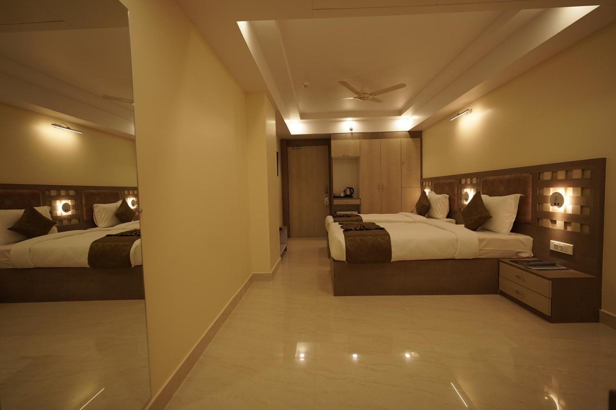 Hotel Bigwig 贾巴尔普尔 外观 照片